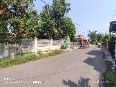 Disewakan Rumah besar 8 kamar tidur di kota Cirebon