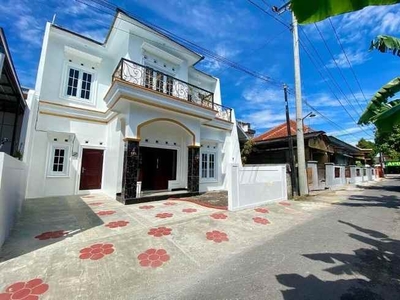 Rumah Mewah 2 Lantai Murah Di Wiyoro Bantul