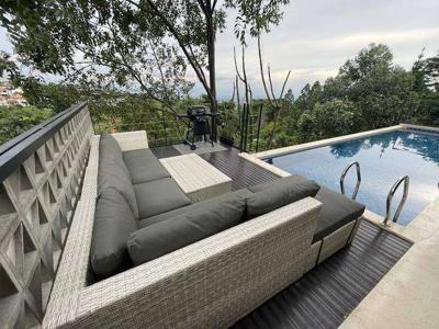 Disewakan villa di kota Batu private pool view bagus 4 kamar tidur