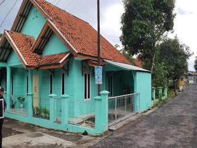 Rumah Dijual Pinggir Jalan Cocok Untuk Usaha.