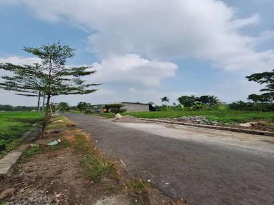 Area Kampus UII Dijuak Tanah Tepi Aspal, Jl. Kaliurang Km 14,5 Sleman