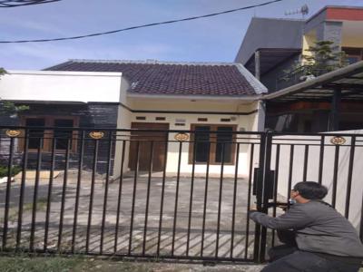 Disewakan rumah di tanah baru depok dekat UI