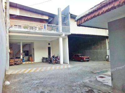 Rumah dan Gudang Luas di Purwantoro Malang