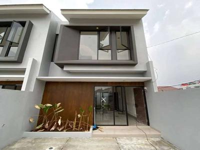 Rumah Modern Lokasi Strategis Akses Jalan Super Lebar