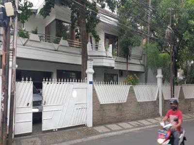 Rumah Pinggir Jalan Raya Area Cipete, 250 Meter Ke Jalan Antasari