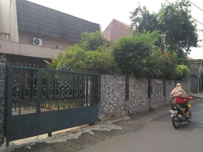 Rumah second 2 Lt, bebas banjir di jl H.Noor Pasar Minggu - Jaksel