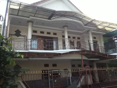 Rumah second 2 Lt, lokasi strategis & Bebas banjir di Cimanggis Depok