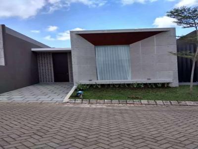 Villa dijual modern industrial kingspark 8 batu