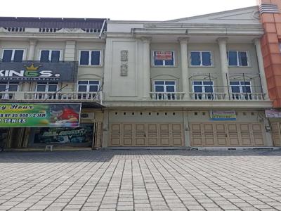 Dijual Ruko 3 lantai di Jl SM Amin Kompleks Royal Platinum