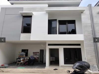 DIjual rumah mewah 2 lantai pinggir jalan besar Slipi Jakarta barat