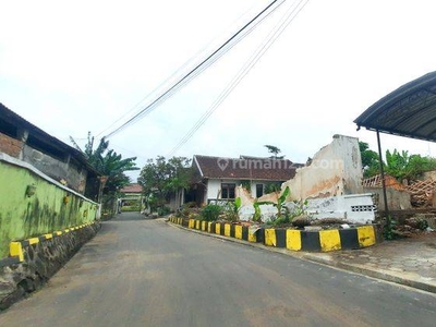200 Meter Jl. Kaliurang Km 9, Terjangkau Ugm Uii