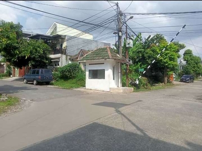 Dijual Bawah NJOP Tanah Hook ada bangunan kecil di Tanah Sareal Bogor