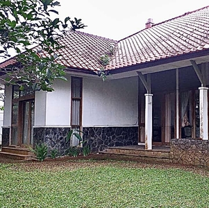 Dijual Cepat Rumah Dengan Tanah Luas di Telaga Kahuripan Bogor