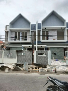 DIJUAL RUMAH BARU GRESS DI MANYAR TIRTOMOYO