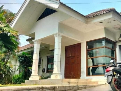 Dijual rumah bisa untuk kantor dekat stasiun MRT di Jakarta selatan