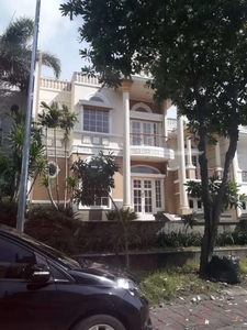 Dijual Rumah model Klasik Raffles Garden Citraland