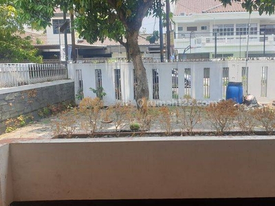 DISEWAKAN RUMAH BESAR TENGAH KOTA TURANGGA COCOK TUK KANTOR/CAFE