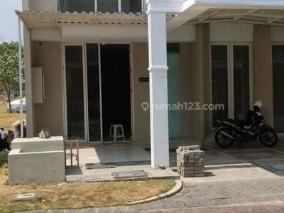 Disewakan Rumah Grand Pakuwon Cluster Victoria Surabaya