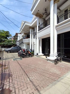 jual rumah kantor dan kontrakan di Kebayoran Baru Jakarta Selatan