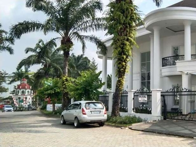 Rumah baru modern classic dengan kolam renang di pakuan tajur