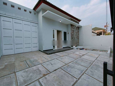 Rumah baru modern minimalis tengah kota Semarang siap huni dekat banda