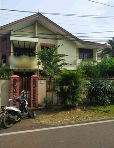 Rumah Besar Posisi Hook di Perumahan Duren Sawit, Jaktim