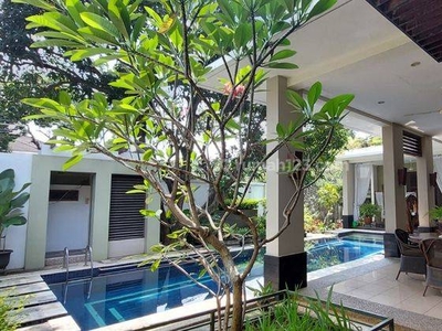 Rumah di Jl. Ampera III, Rumah Luas 871 m². Ad Pool Besar Dan Rumah Rapi Bagus. Kondisi Semi Furnish. Harga 19 Milyar Nego Sampai Dealll. Jakarta Selatan.
