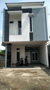 Rumah di Jual Akses mobil dekat pintu toll A.Yani Jakarta timur