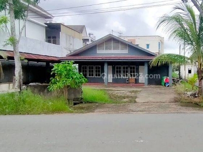 Rumah Halaman Luas Siap Pakai Jl Karya Baru Pontianak kota