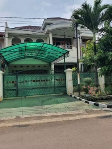 Rumah Mewah Dalam Komplek Perumahan Billymoon di Pondok Kelapa