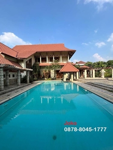 Rumah Mewah Model Villa di Jantung Pondok Indah, Jakarta Selatan