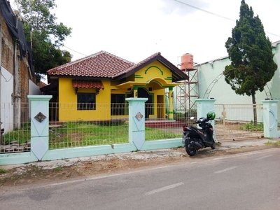 Rumah Second Luas dekat Kampus Akfis di Colomadu Karanganyar (NN)