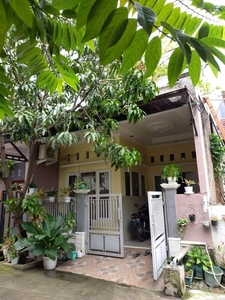 rumah semi furnished di Villa Mutiara Gading 3