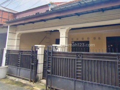 Rumah Siap Huni & Strategis 5 Menit Ke Stasiun Depok Baru di Bumi Villa Pertiwi - Pancoran Mas Permai Kantusri, J16219