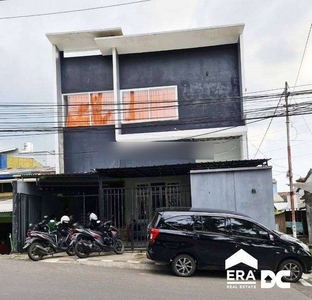Rumah tengah kota Semarang dekat tol Akpol bisa untuk usaha dijual di