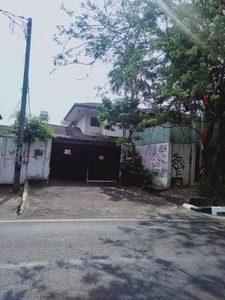 Rumah Tua Hitung Tanah di Jl. Kemang Timur Raya - Jakarta Selatan
