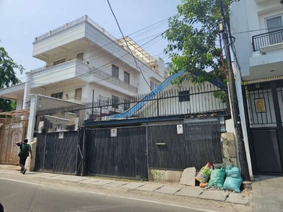 Rumah Tua Hitung Tanah Jln. Alaydrus lokasi strategis!!