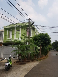 Dijual Rumah Second di Jl Raya Villa Pamulang Mas