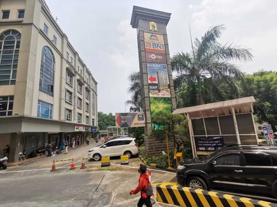 Ruko Business Park Kebon Jeruk, Hadap Jalan Utama, ada Lift