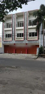 Ruko strategis 3lantai di jalan dr.supomo solo