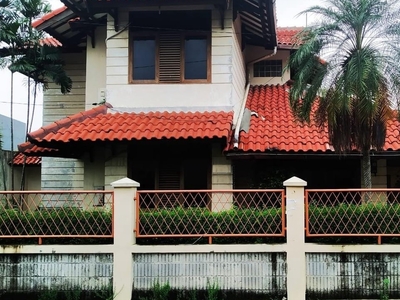 Dijual Rumah 2 Lantai, siap huni , lokasi dekat dg sta ka pd ranj