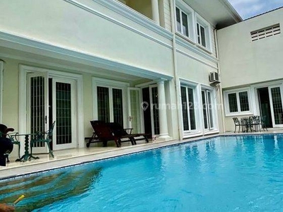 Rumah Sewa Mewah Dengan Private Pool di Pondok Indah