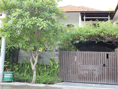 Dijual Rumah Siap Huni Style Villa, Sangat Asri Di Wilayah Kerobokan.