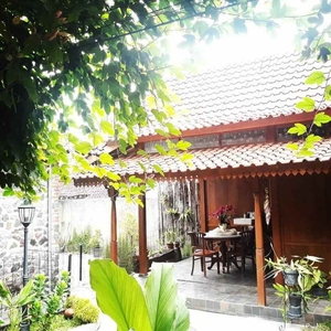 Investasi Untung Rumah Villa Kayu Jati Dekat Exit Tol Prambanan