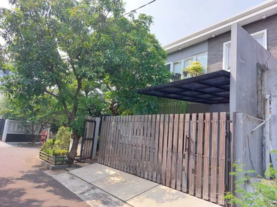 Dijual Rumah 2 Lantai Semi Furnished di Sunter Agung, Jakarta Utara