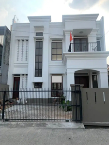 Dijual Rumah Classic baru selesai renov lokasi dekat MRT Lebak Bulus