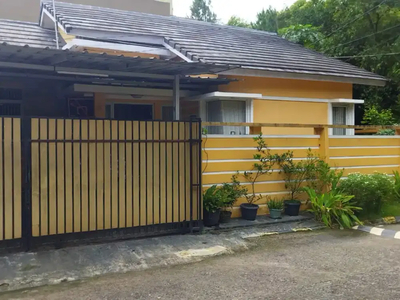 Dijual rumah siap huni di komplek Cibubur City