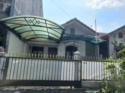 Dikontrakkan / disewakan rumah dekat terminal Antapani