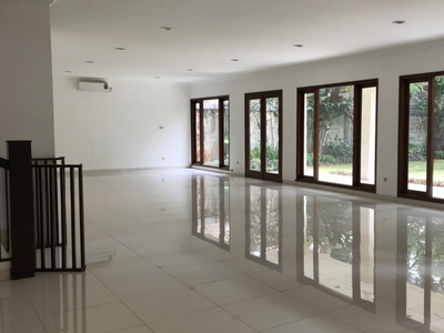 Disewa Beautiful Townhouse For Rent at Kemang