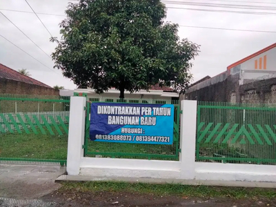 Disewakan Rumah Dua Kamar Parkir Luas